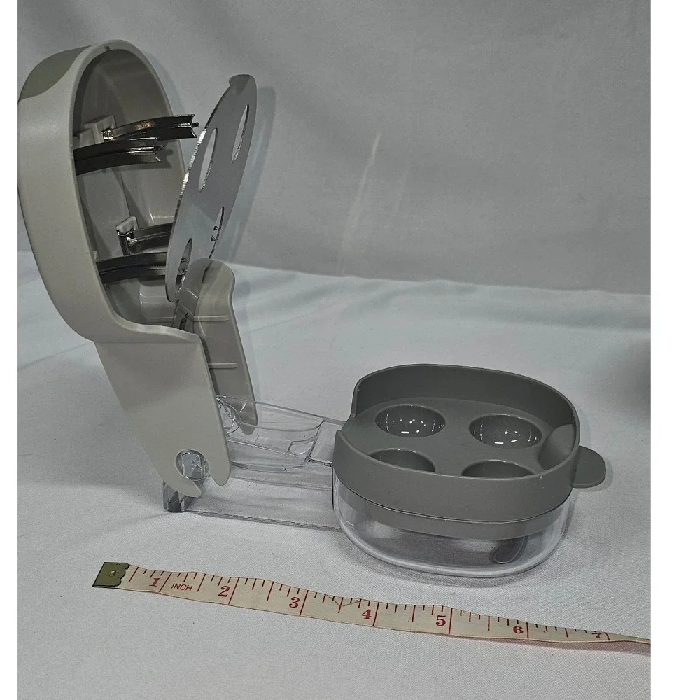 Pampered Chef Close & Cut Set and Garlic Slicer Gray White‎ Kitchen Tool Bundle